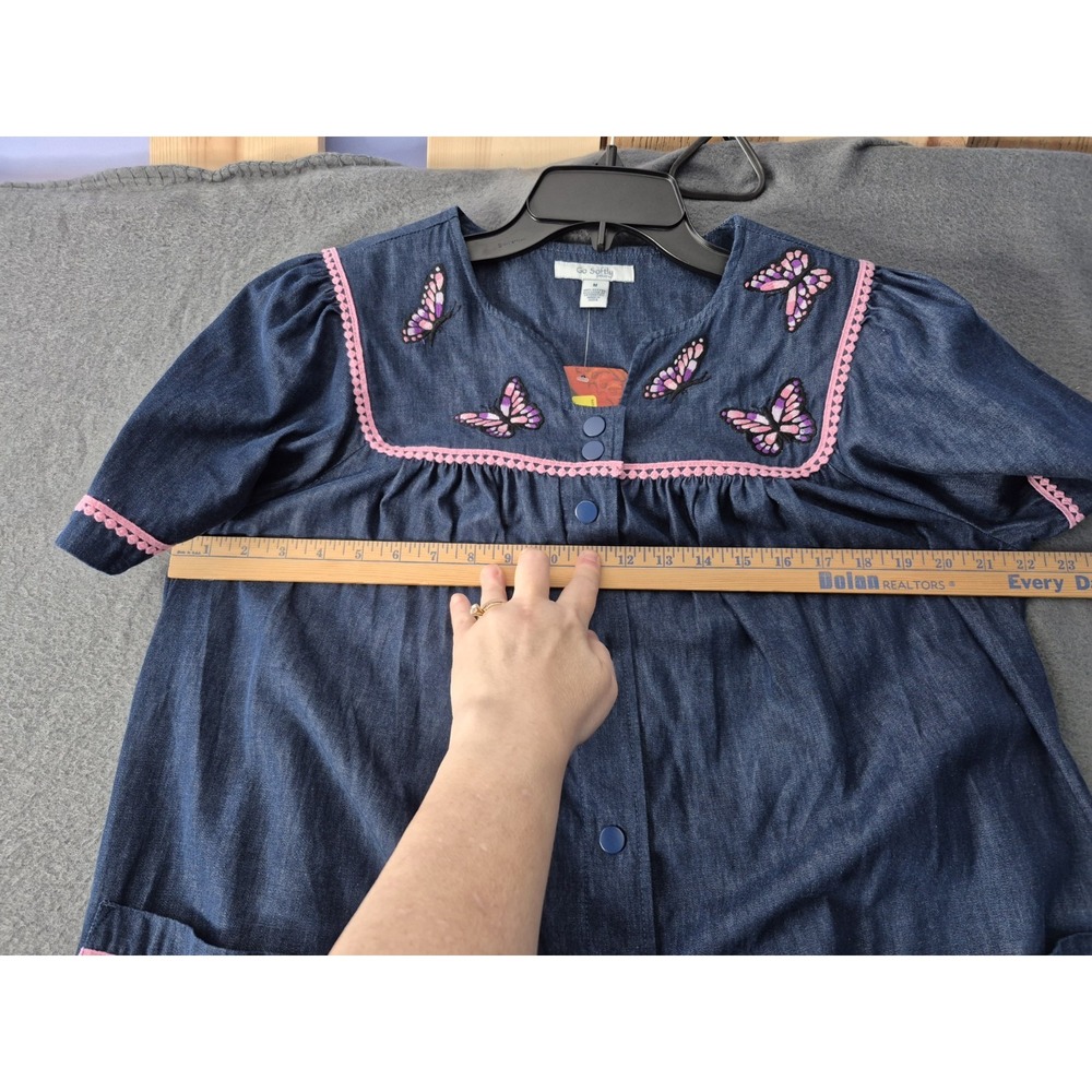Go Softly Patio House Dress Duster MuMu M Embroidered Snap Front Chambray NWT - Picture 8 of 10